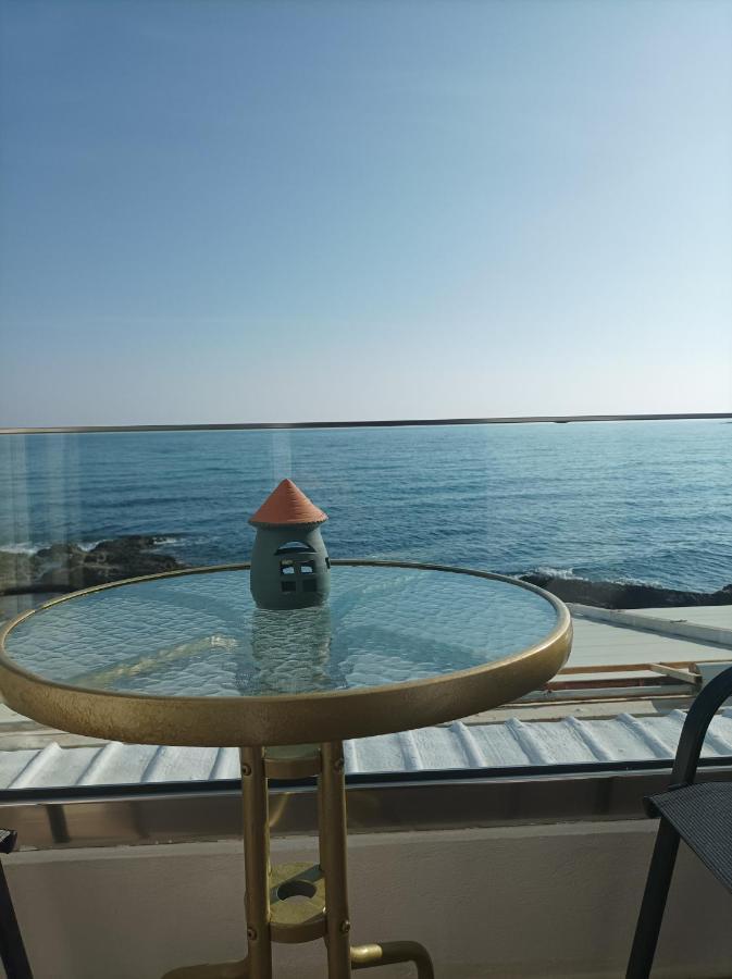 Beachfront Apartment Rethimnon Buitenkant foto